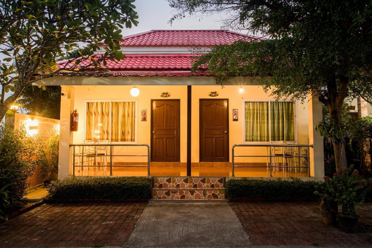 Pennaung Resort Bueng Kan Exterior foto