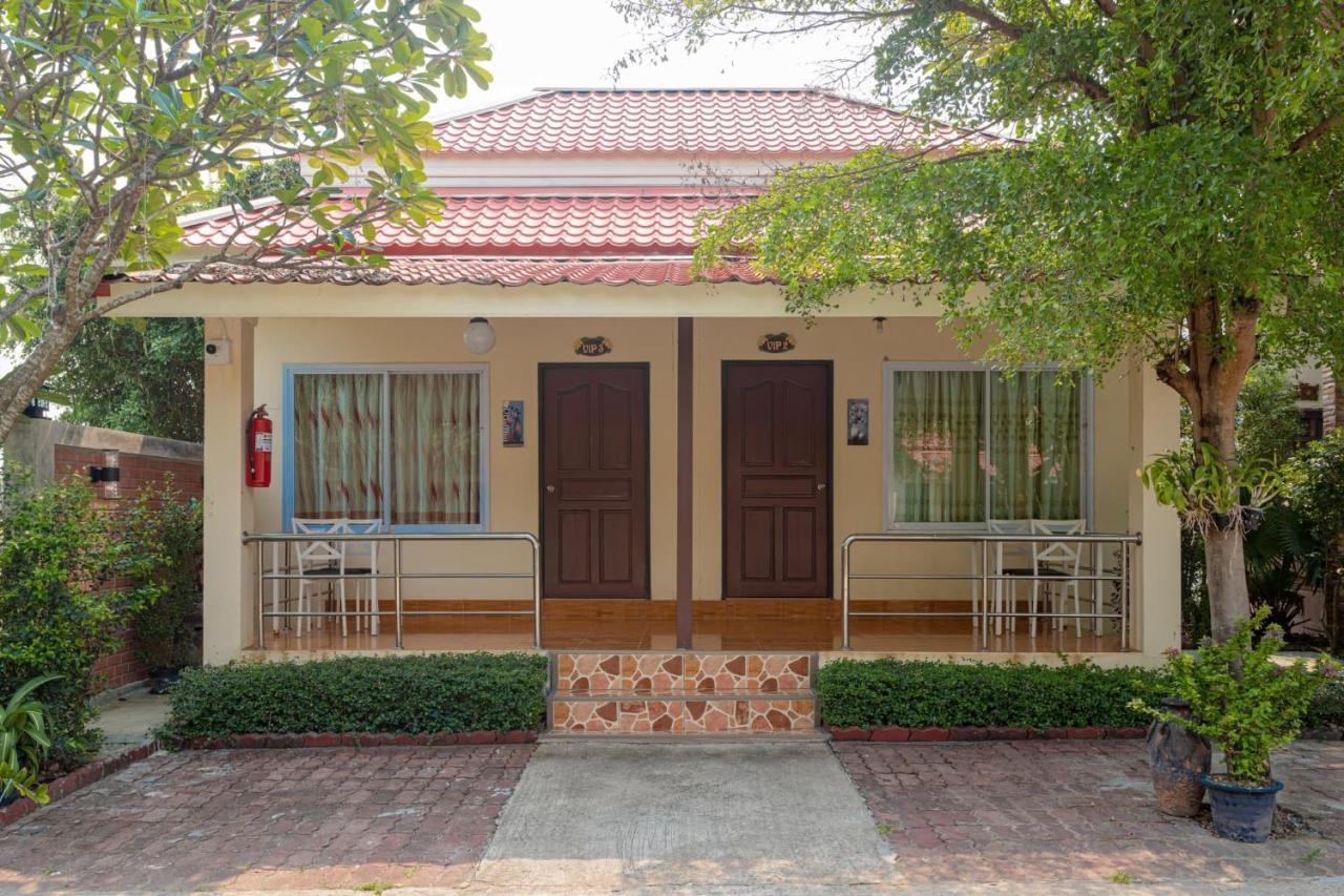 Pennaung Resort Bueng Kan Exterior foto